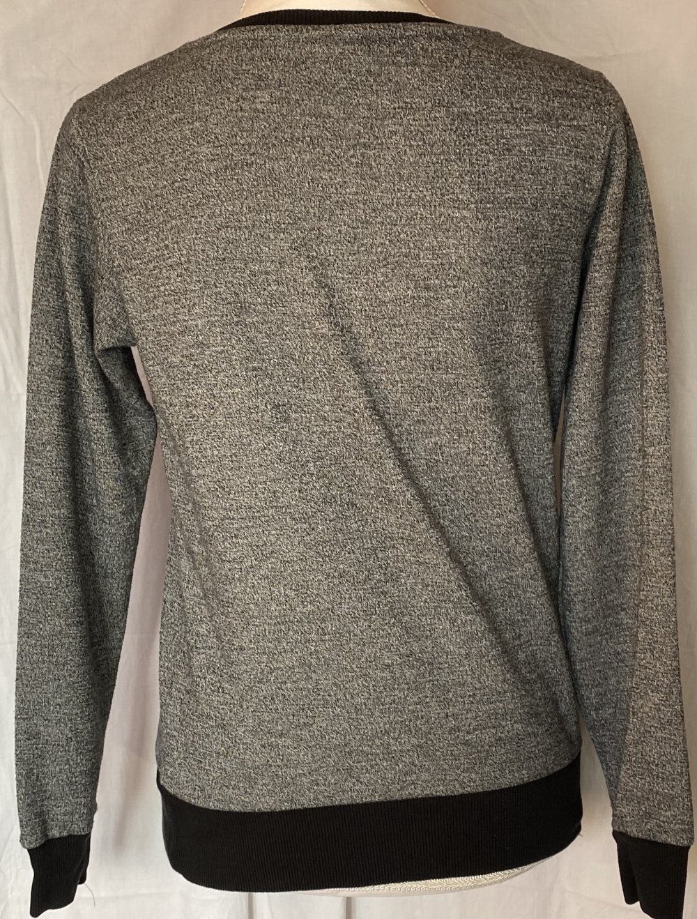 Weiß Schwarz Melierter Sweat Pullover mit Friends Aufdruck