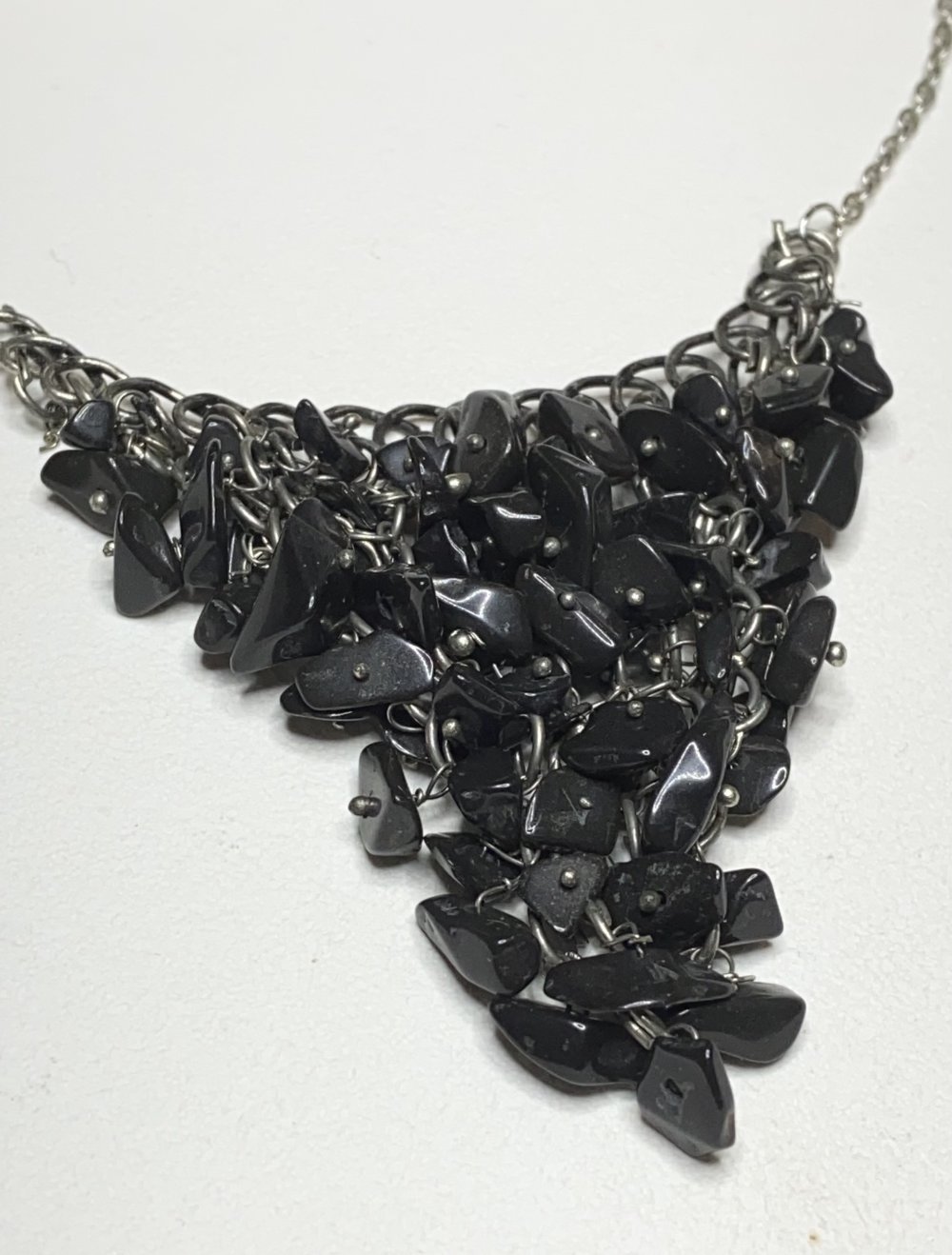 Schwarze Goth Dreiecks Kette mit Schörl-Turmalin Edelsteinen