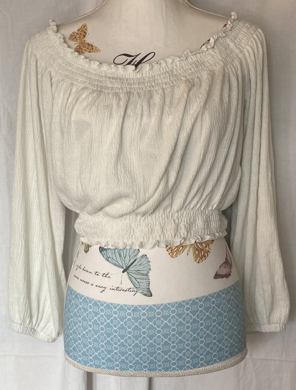 Weiße Langarm Carmen Crop Bluse