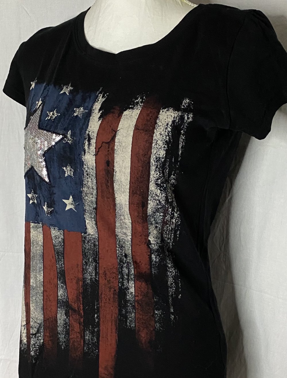 Schwarzes T-Shirt mit US Flagge & Silbernem Pailletten Stern