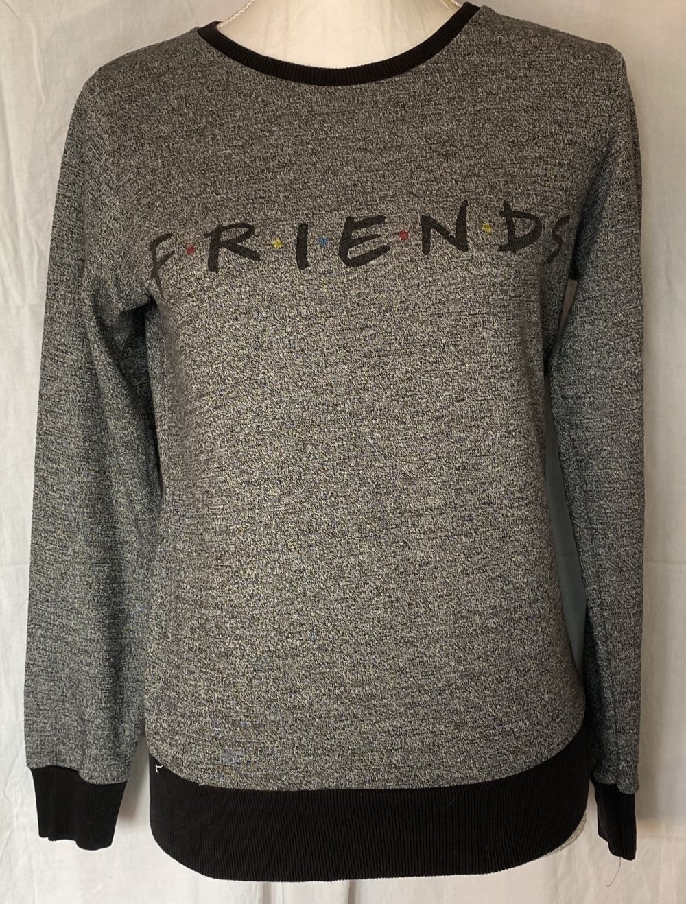 Weiß Schwarz Melierter Sweat Pullover mit Friends Aufdruck