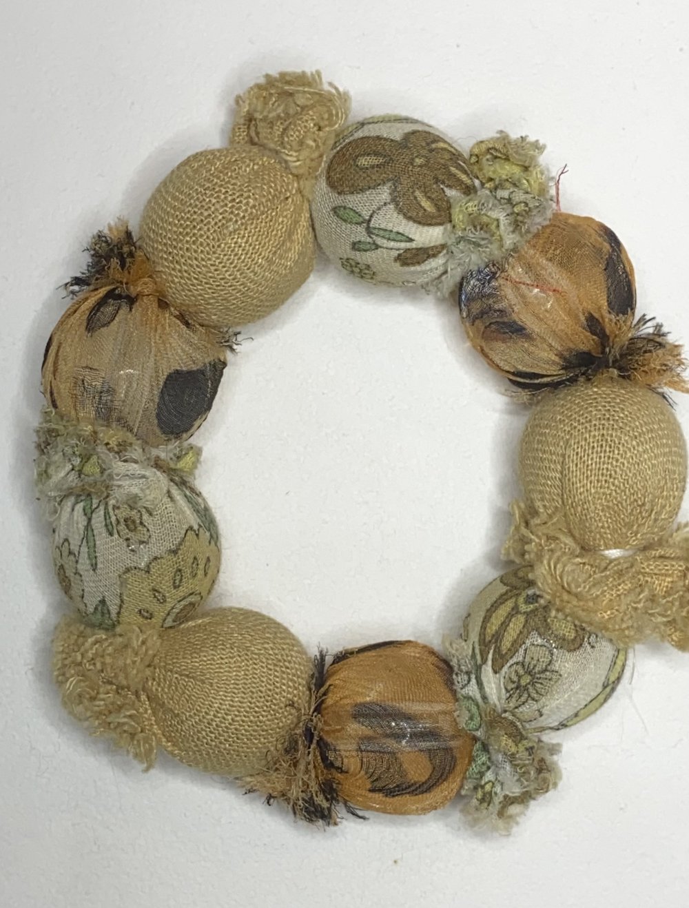 Beige Gemustertes Stoff Glas Perlen Armband