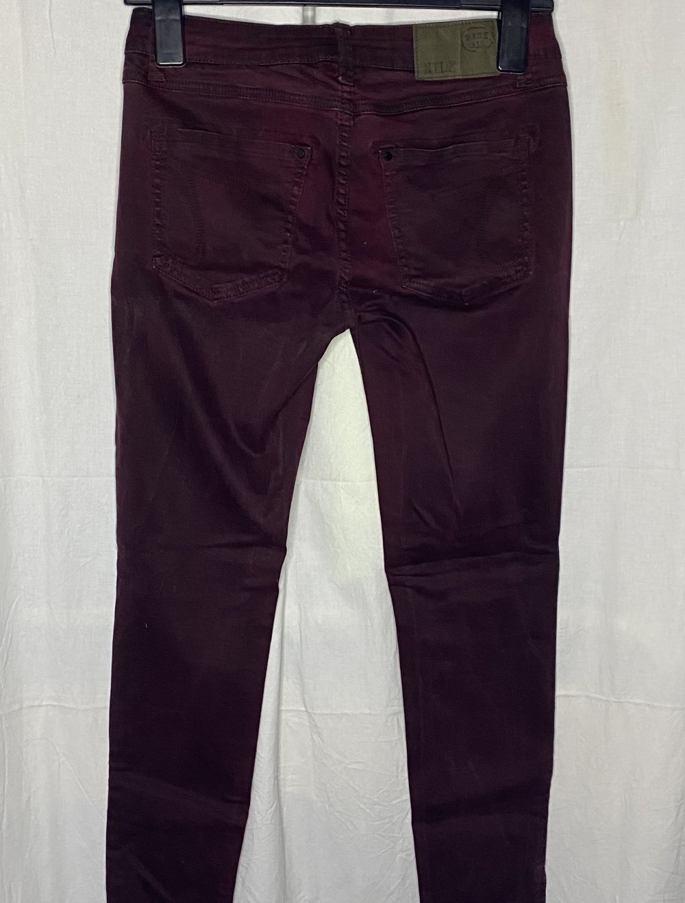 Weinrote Used Look Jeans Hose