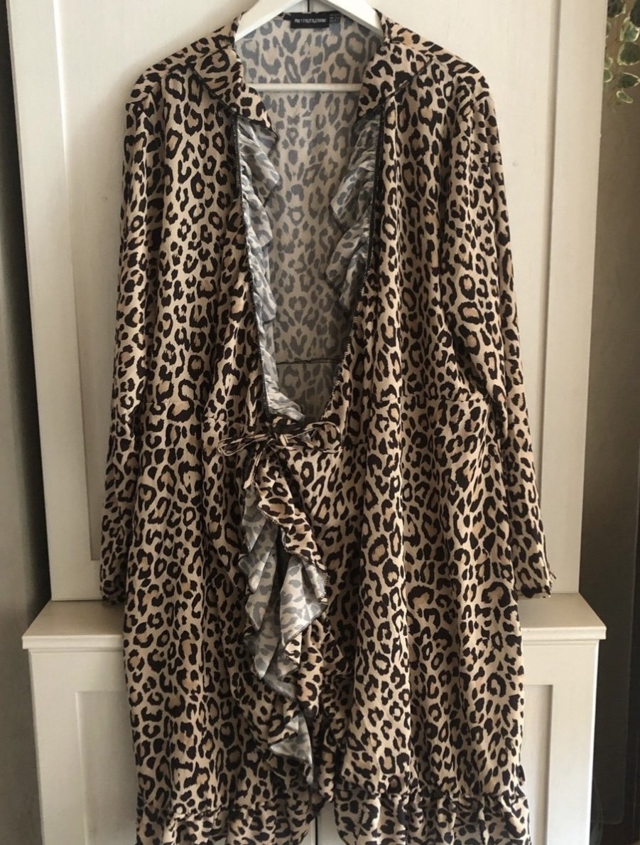 Wickel Kleid mit Leo Muster