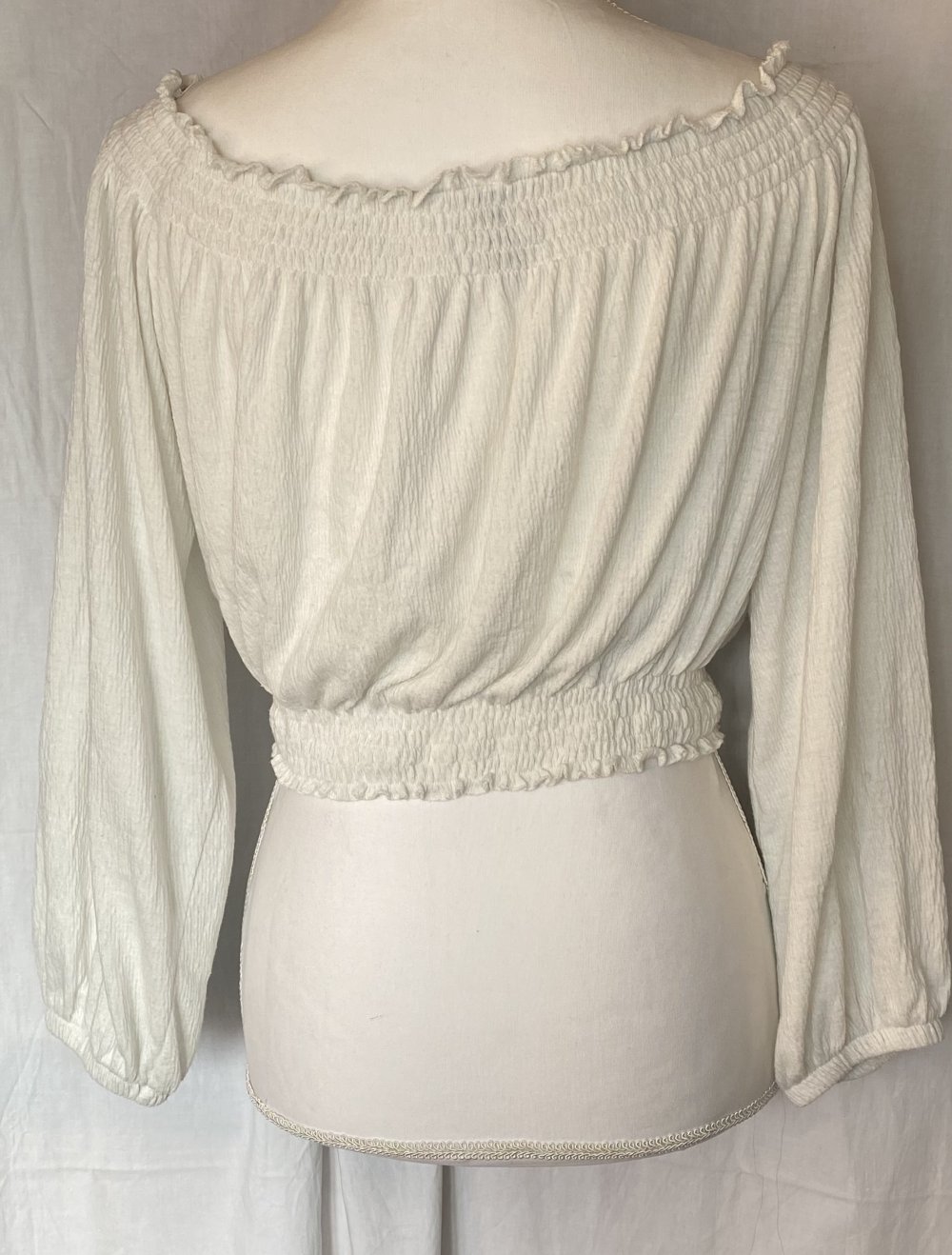 Weiße Langarm Carmen Crop Bluse