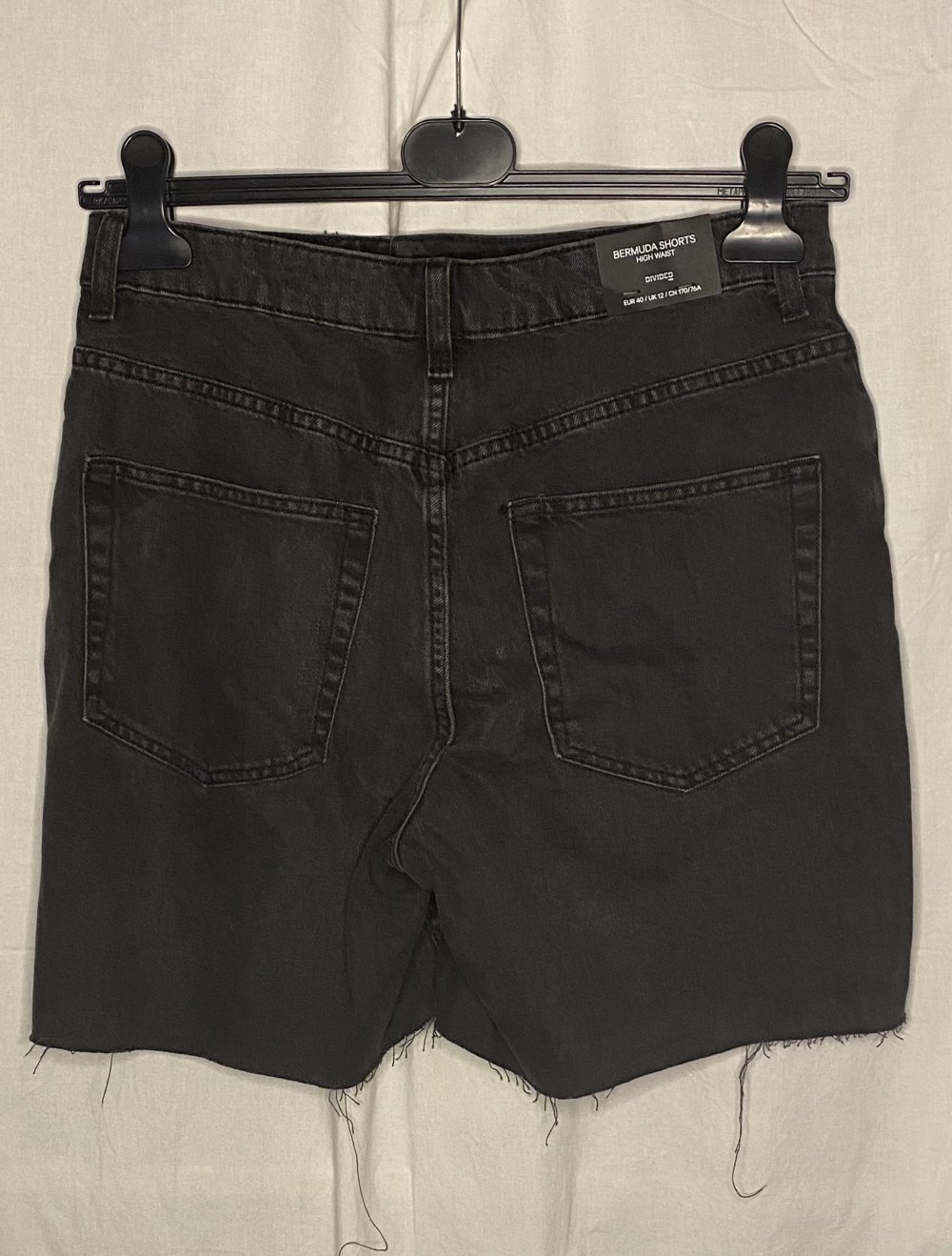 Schwarze Bermuda Jeans Shorts