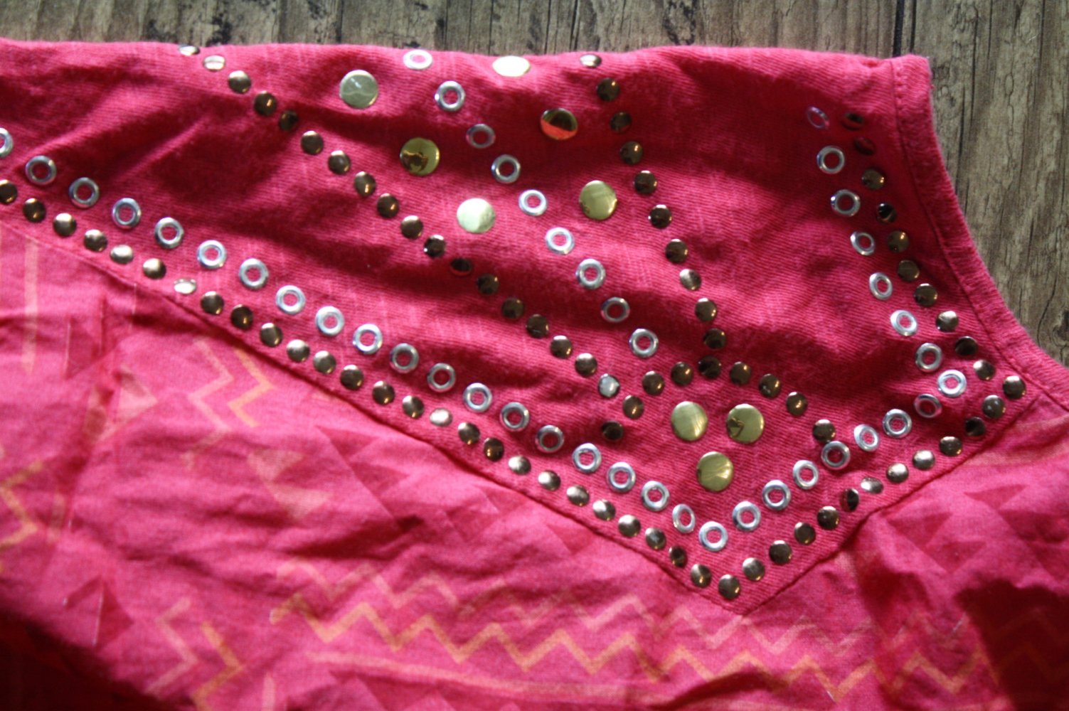 Beerenfarbenes Shirt Trägershirt Trägertop Trägerhemd mit RV vorn 40-42 Berrenfarbenes Shirt mit Nieten und RV vorn