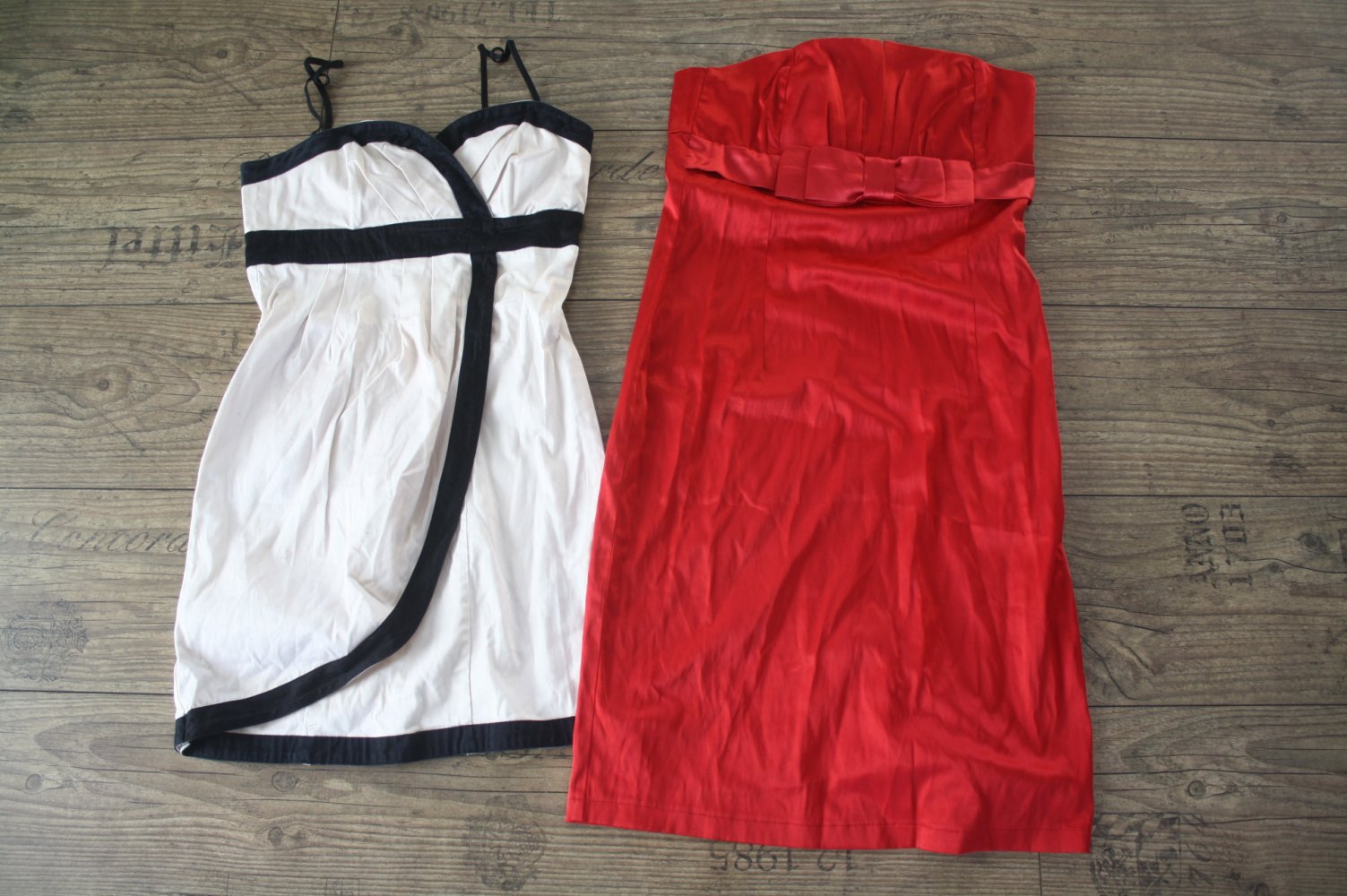 2 Etuikleider Minikleider Bandeaukleid Retrokleid Schleife Satinart Xs 34 Four flavour y2k H&M Süsse Abendkleider Trägerkleid