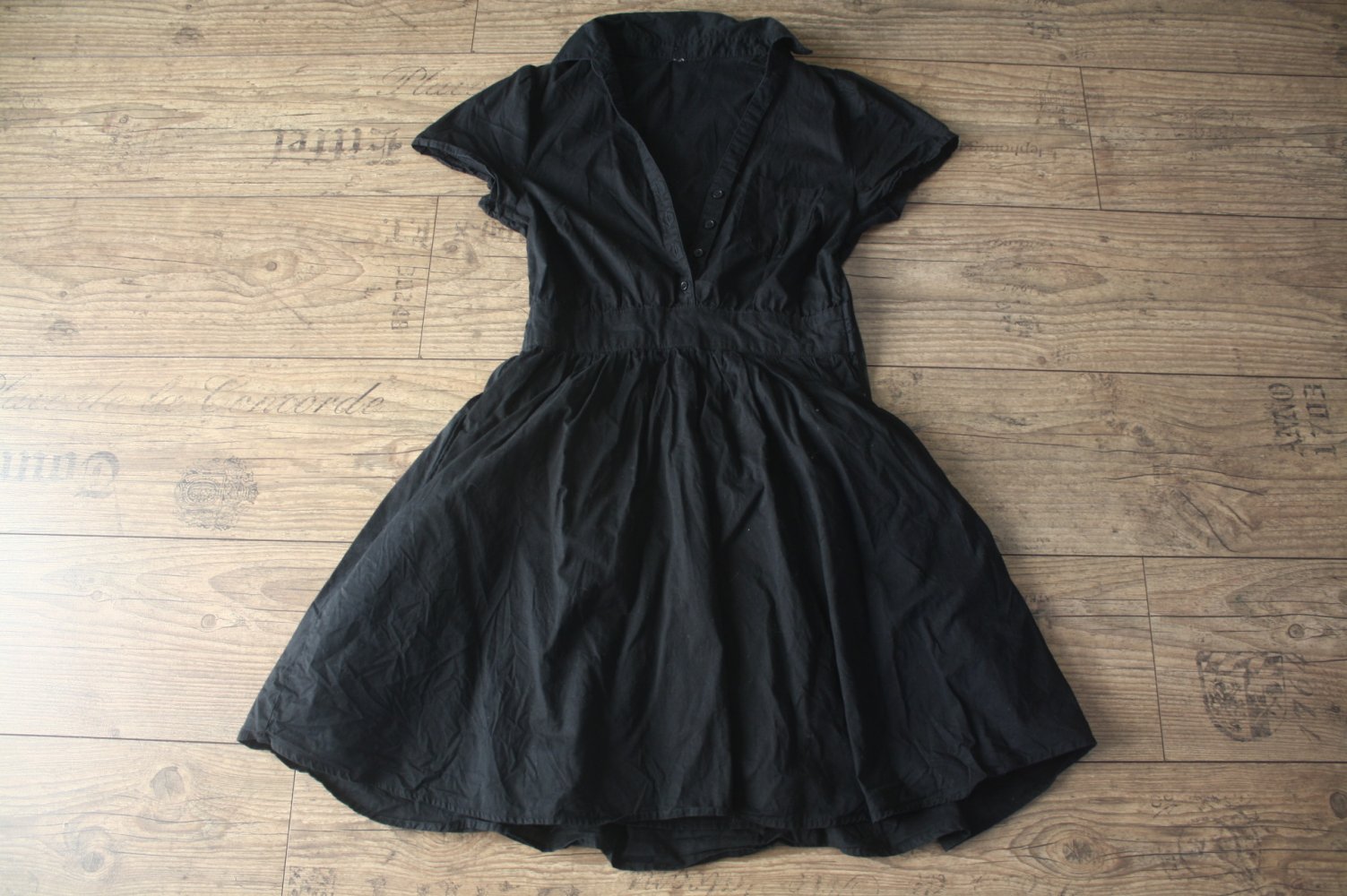 H&M Hemdkleid Blusenkleid Deutschland Hemdblusenkleid geknöpft Taschen Schwingrock 34 36
