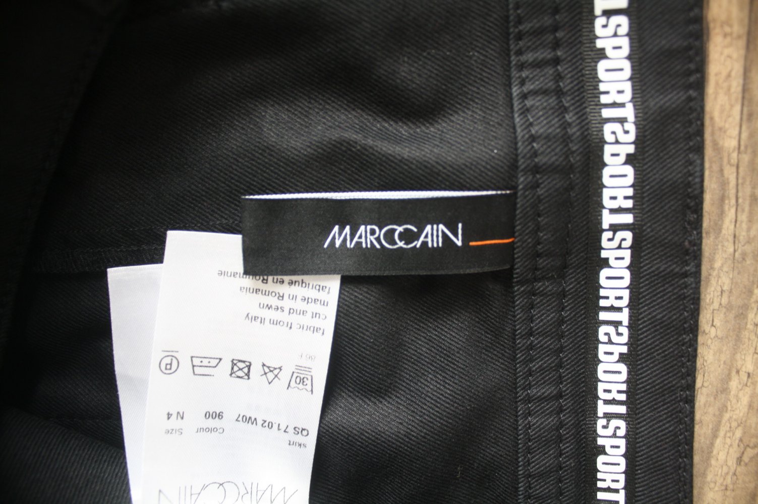 Marc Cain Midirock schwarzer Rock Reissverschluss vorn neuwertig 38 40