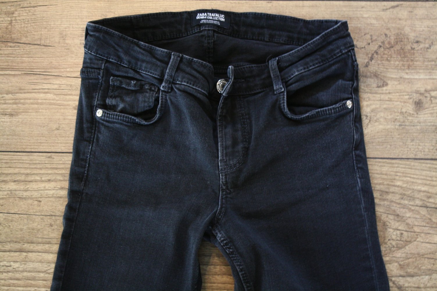 Anthrazitfarbene Jeanshose Zara Trafaluc Denim xs 34 Röhre Skinny 