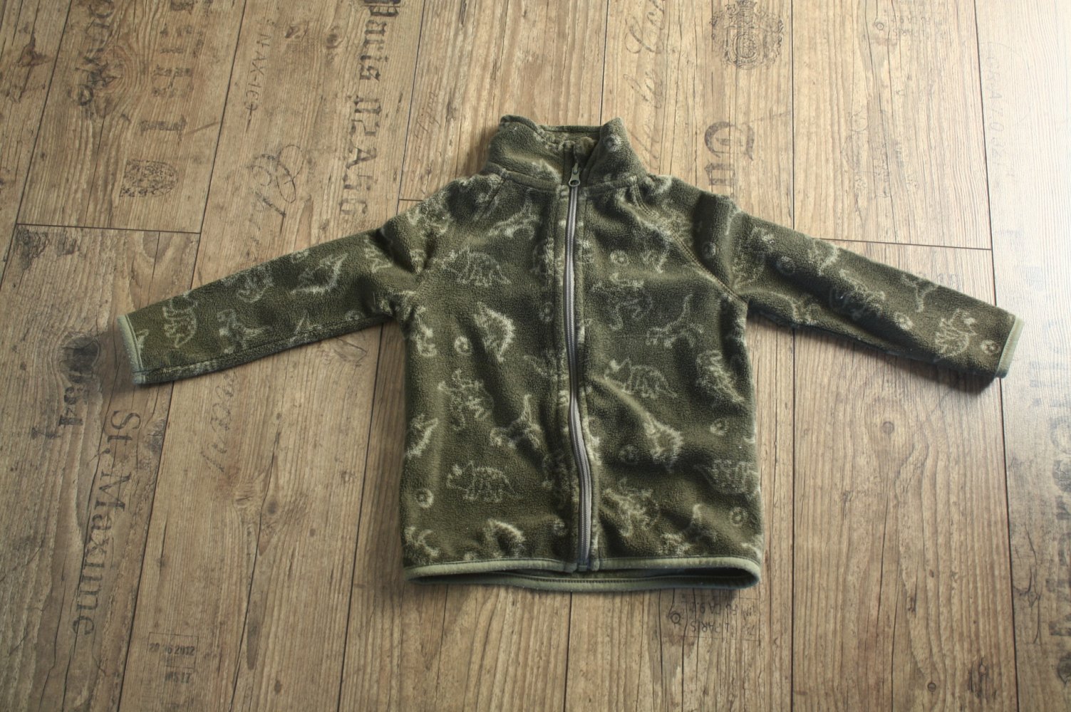 Khakifarbene Dino Fleecejacke Kinderjacke Grösse 104 Sweatjacke Jungen /Mädchen