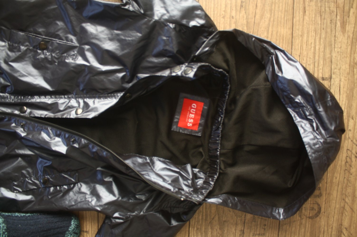 Guess Regenjacke Windjacke Sommerjacke Deutschland Plastikjacke metallic Glanz 34 xs