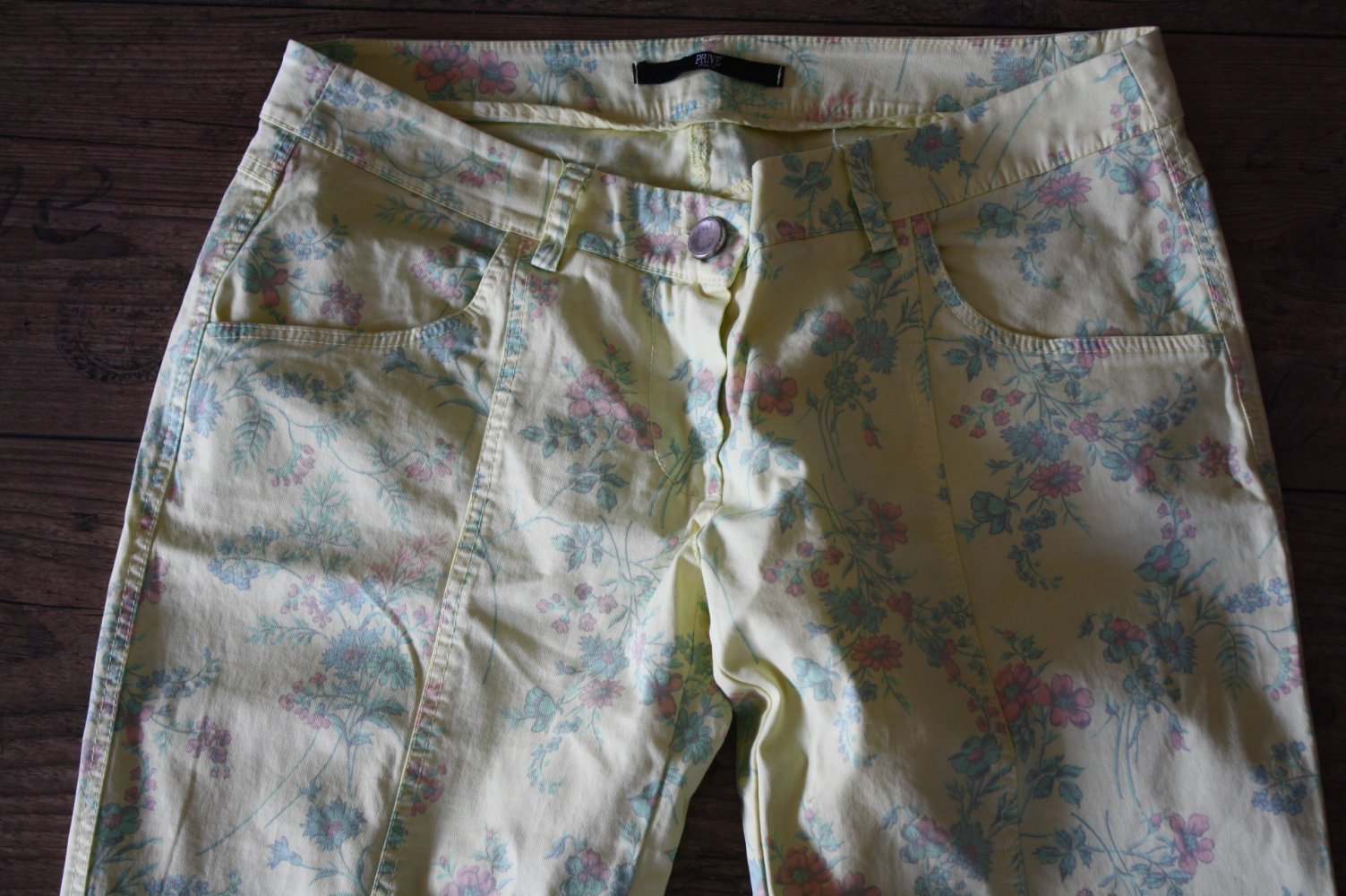 Prive made in Italy Sommerhose Blumenhose geblümte Hose Bunte Hose Jeanshose mit Blumen geblümte Jeanshose 38-40