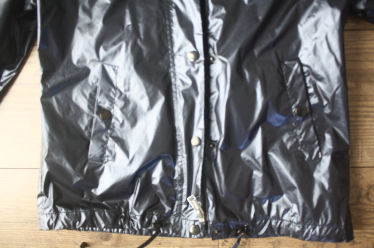 Guess Regenjacke Windjacke Sommerjacke Deutschland Plastikjacke metallic Glanz 34 xs
