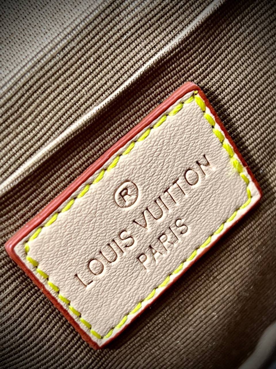 Schultertasche