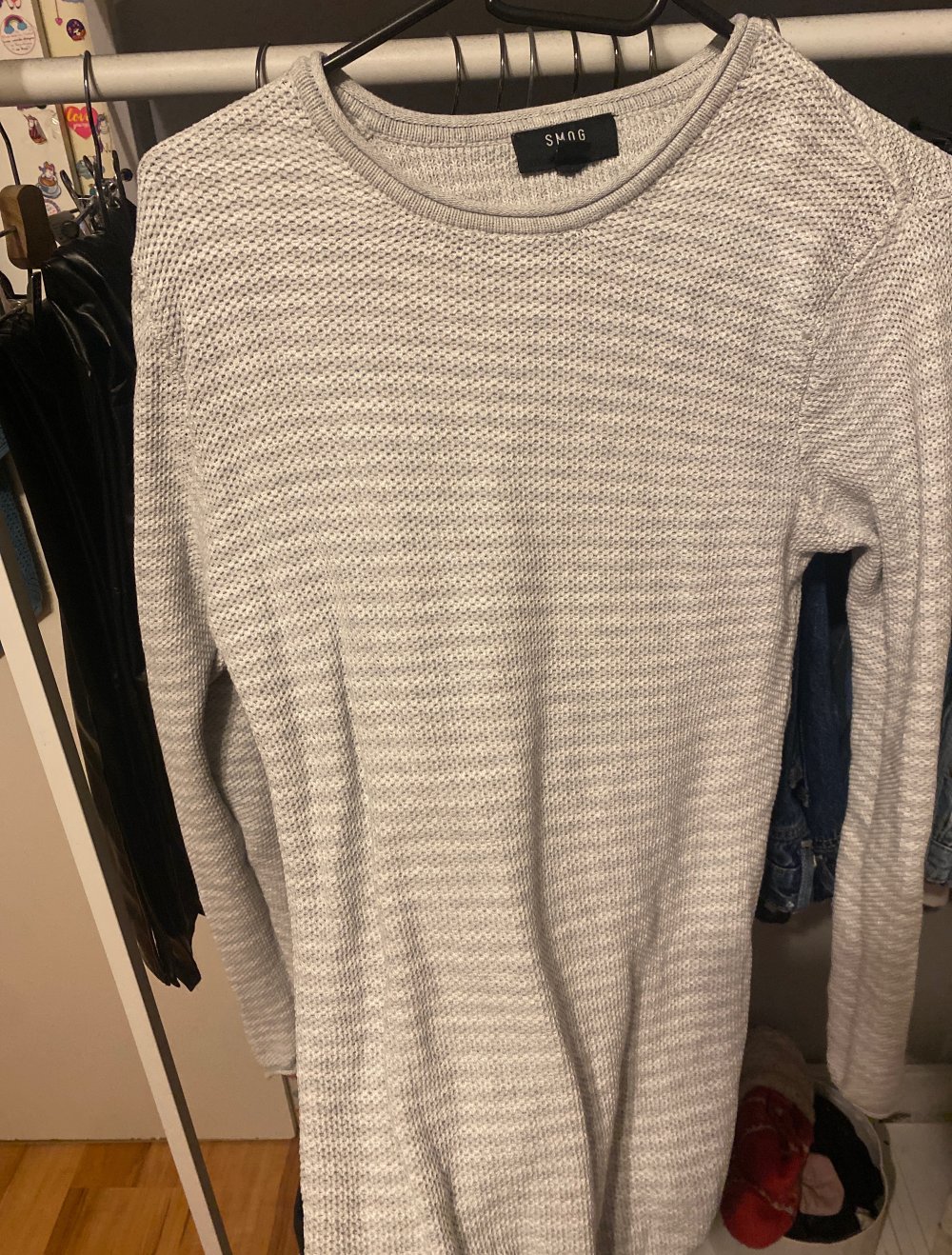 weiß grau gestreifter unisex pullover