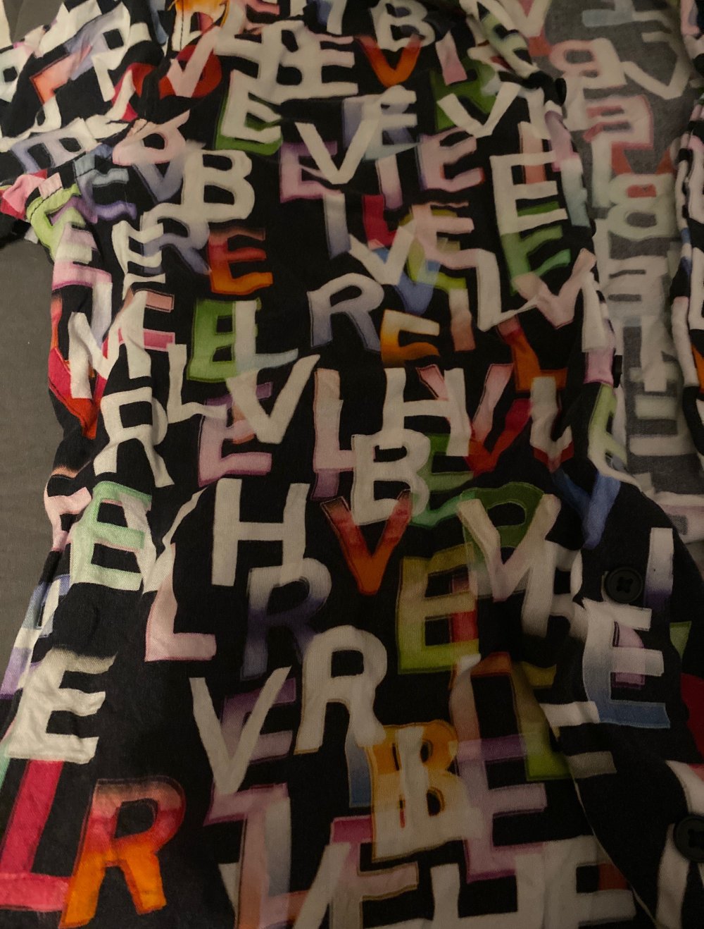 buntes kurzärmliges männerhemd