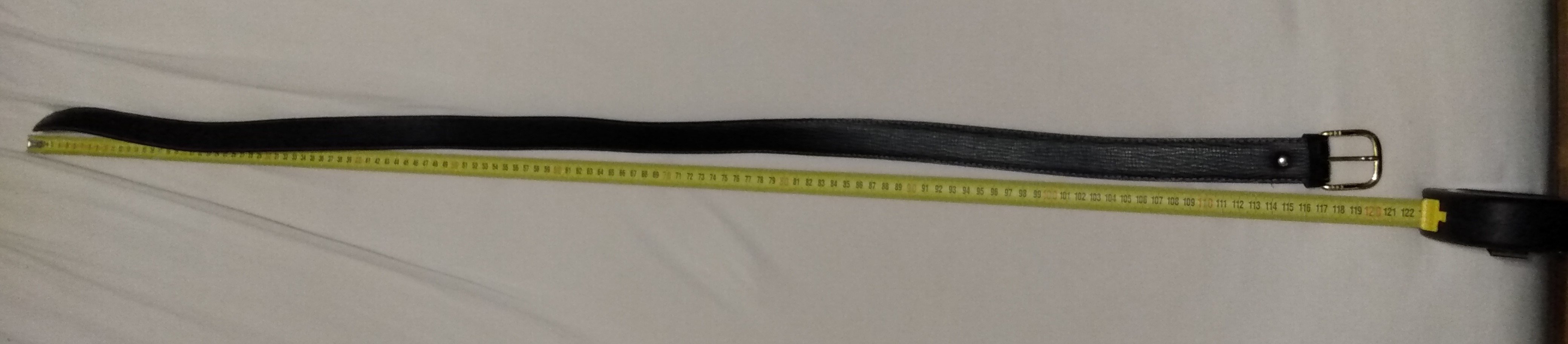 schwarzer Ledergürtel