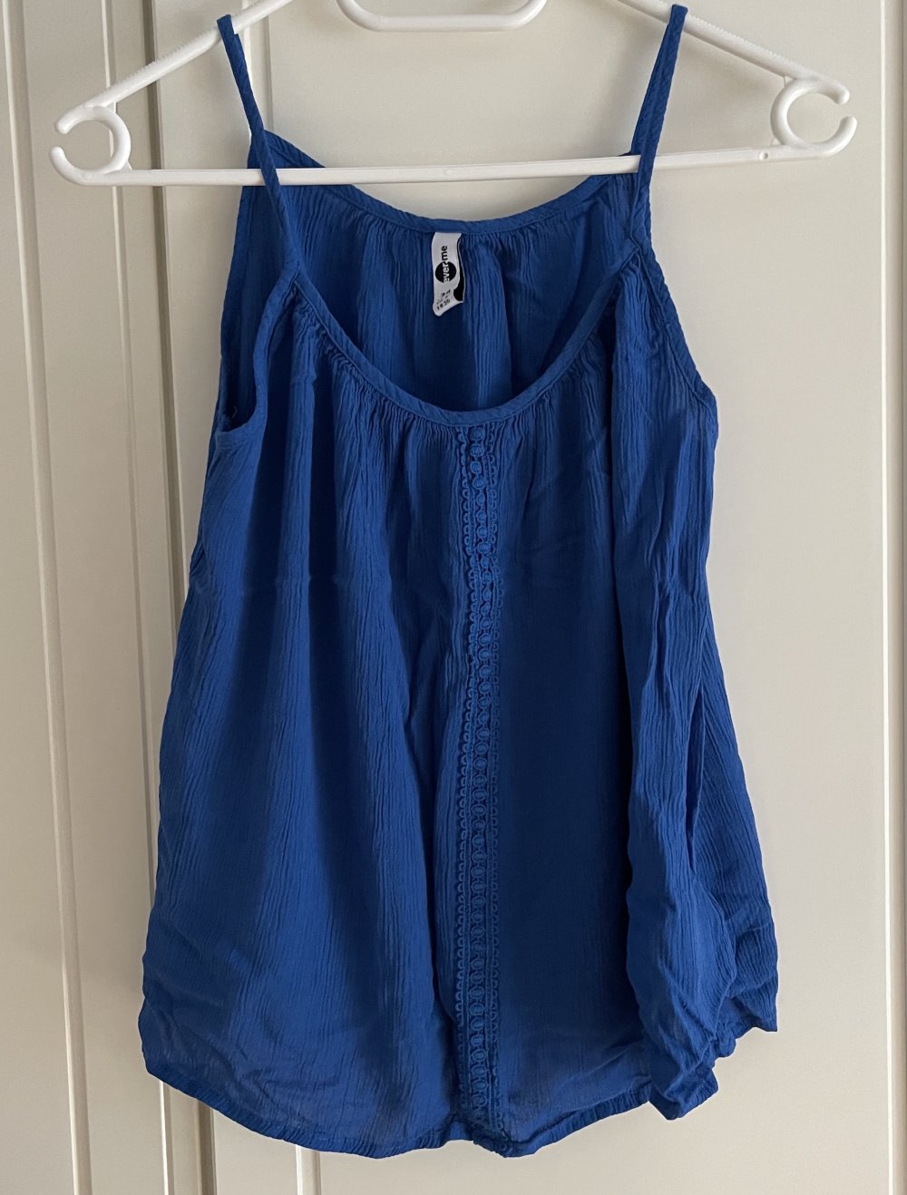 4 Tops je 3 Euro