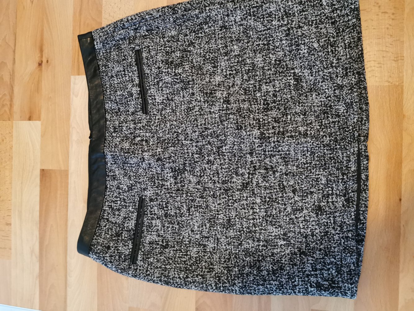  schwarz melierter Damen – Rock, Gr. 40
