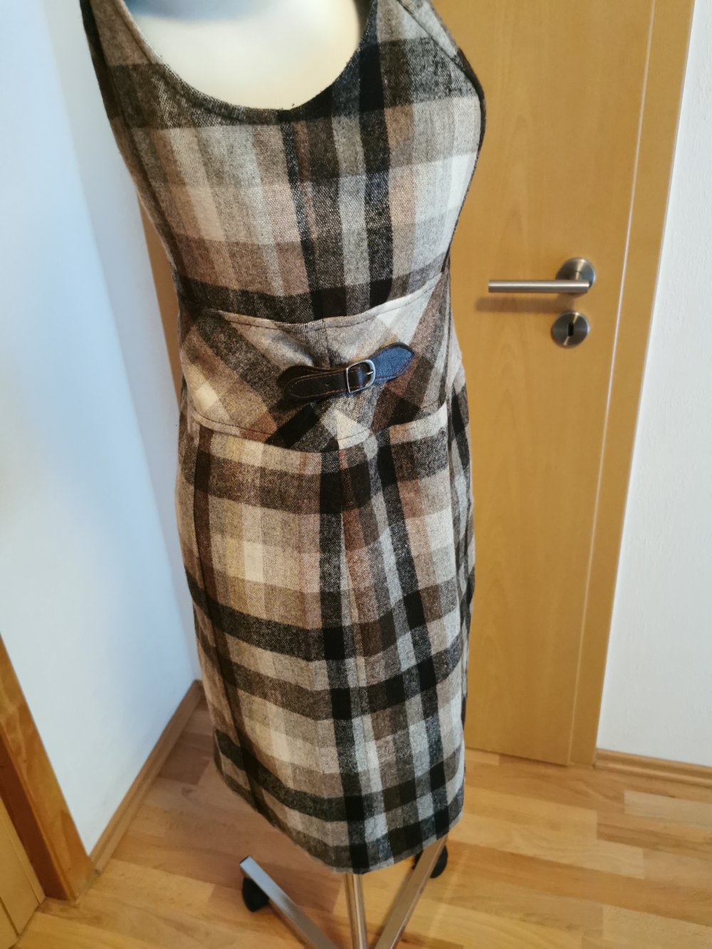 Schickes kariertes Damen- Business- Kleid, von „s.Oliver“, Gr. 38