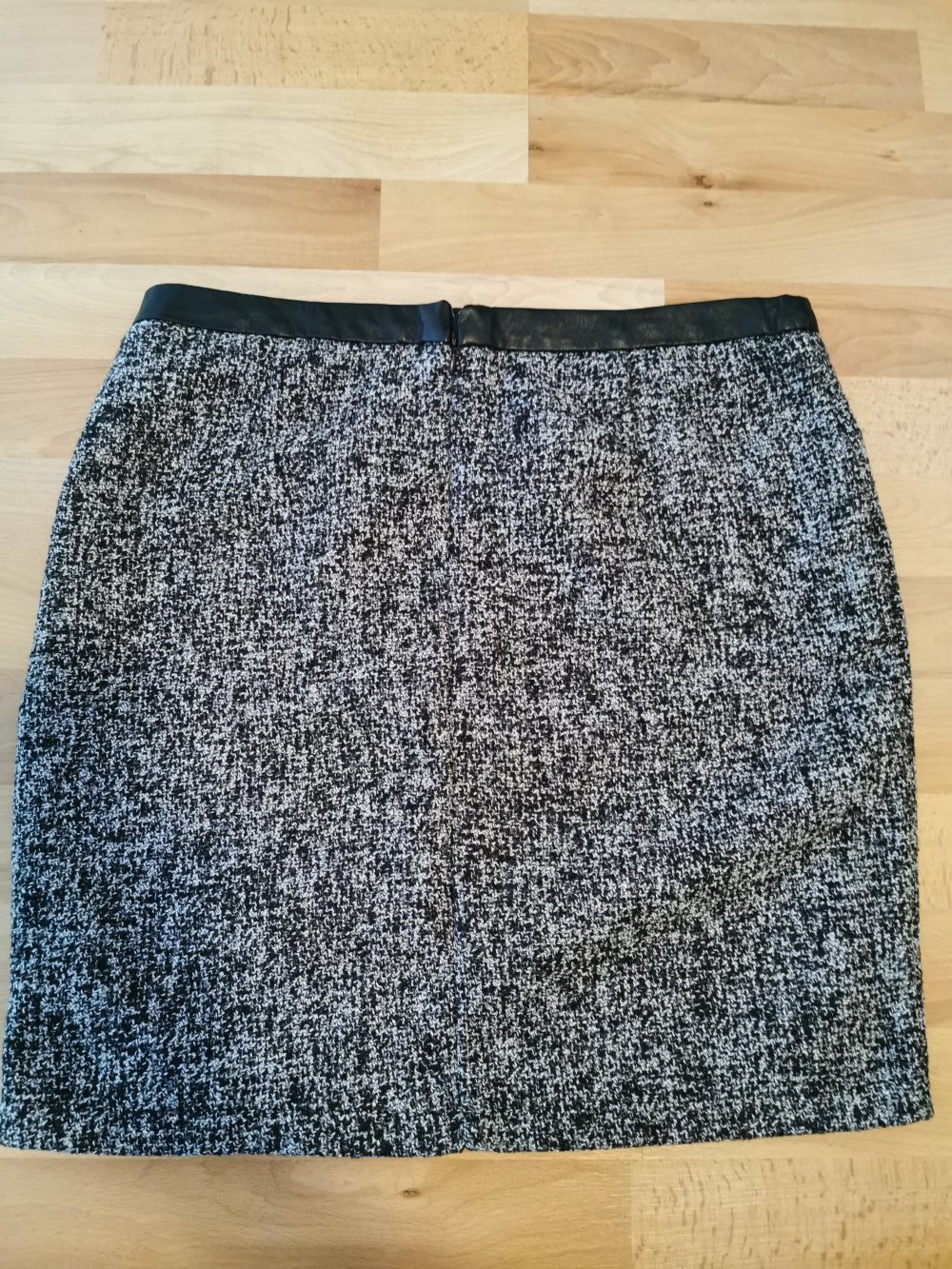  schwarz melierter Damen – Rock, Gr. 40
