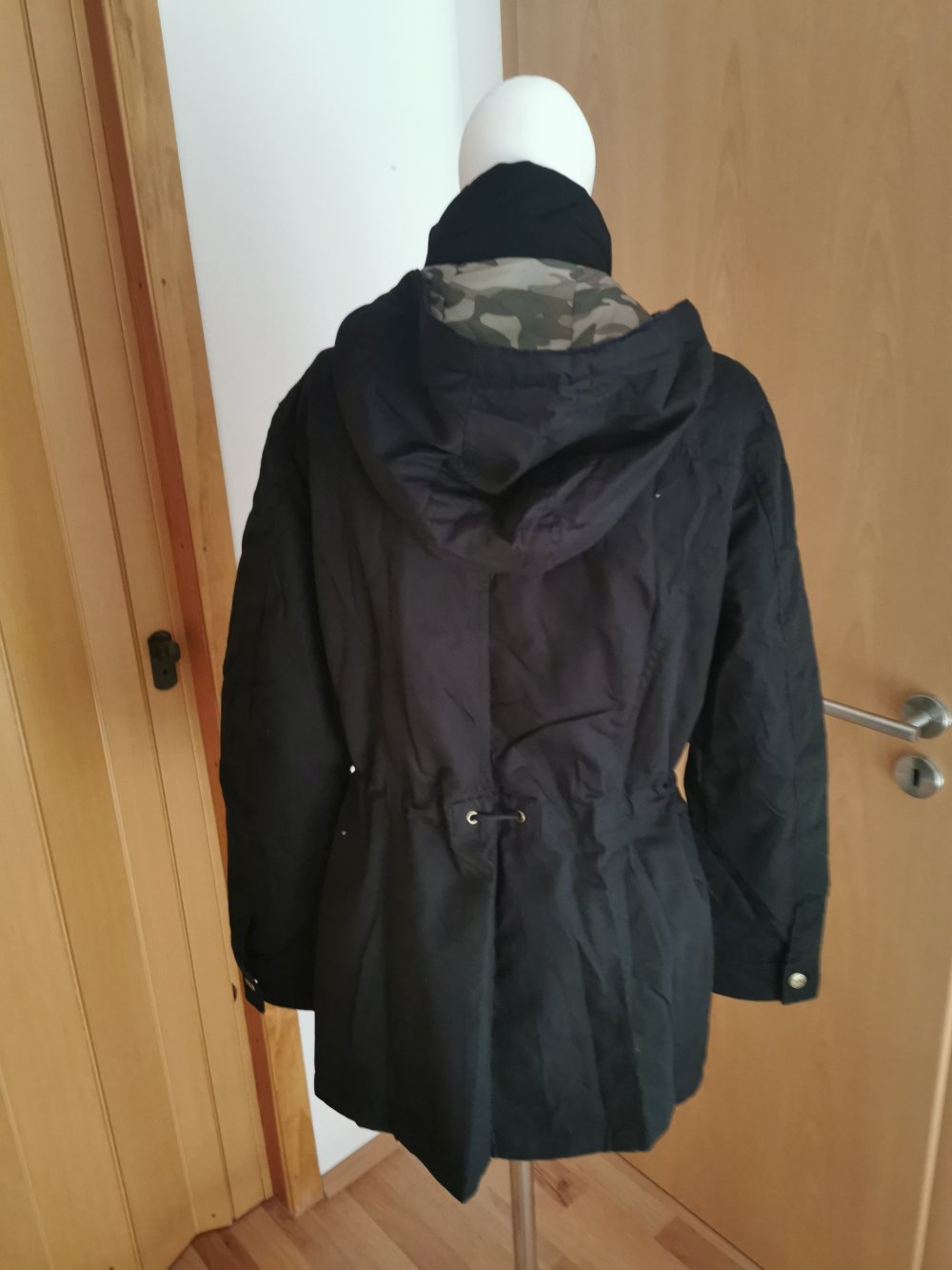 schwarze Damen- Winter- Übergang- Jacke, mit Kapuze, Gr. 38