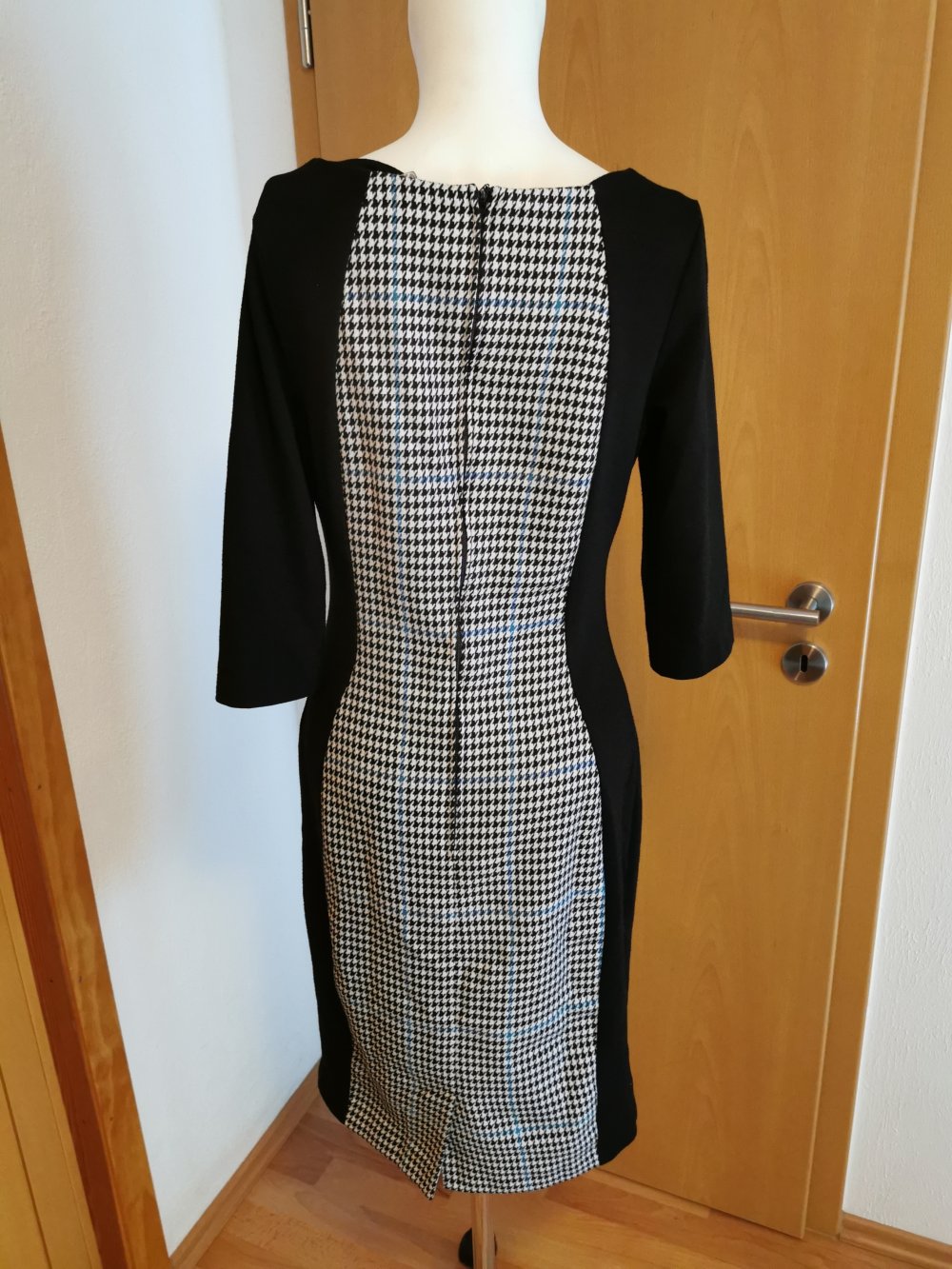schwarz gemustertes Damen- Kleid, von „Orsay“, Gr. 38