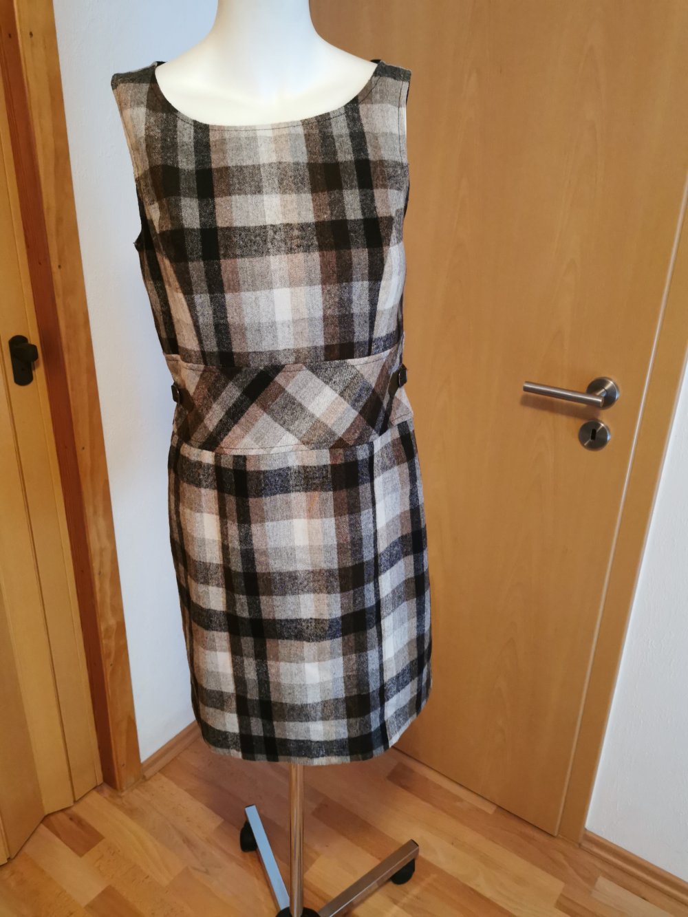 Schickes kariertes Damen- Business- Kleid, von „s.Oliver“, Gr. 38