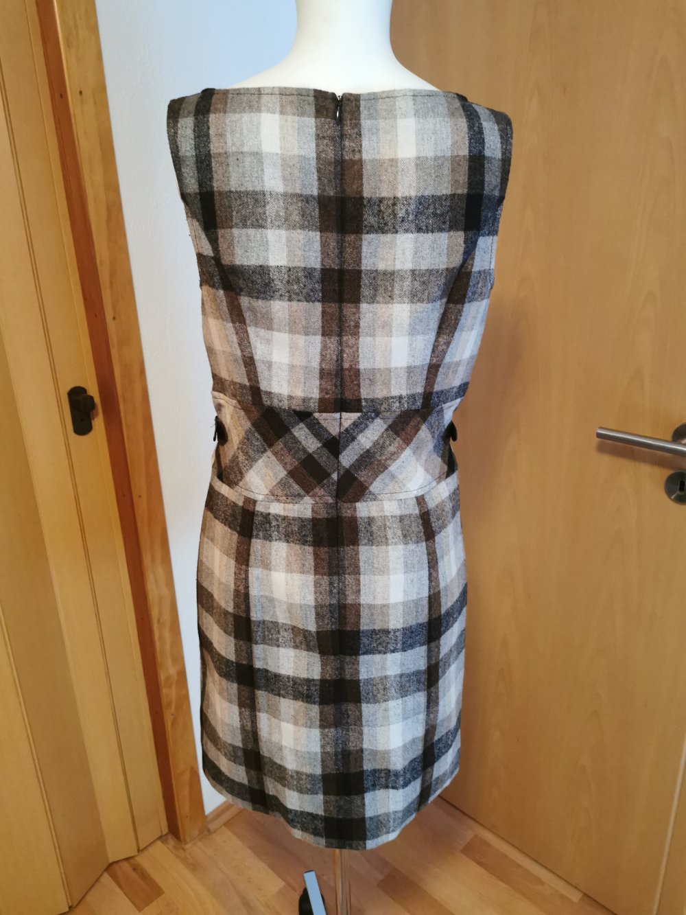 Schickes kariertes Damen- Business- Kleid, von „s.Oliver“, Gr. 38