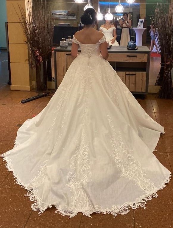 Brautkleid