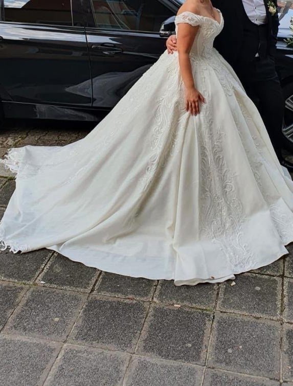 Brautkleid