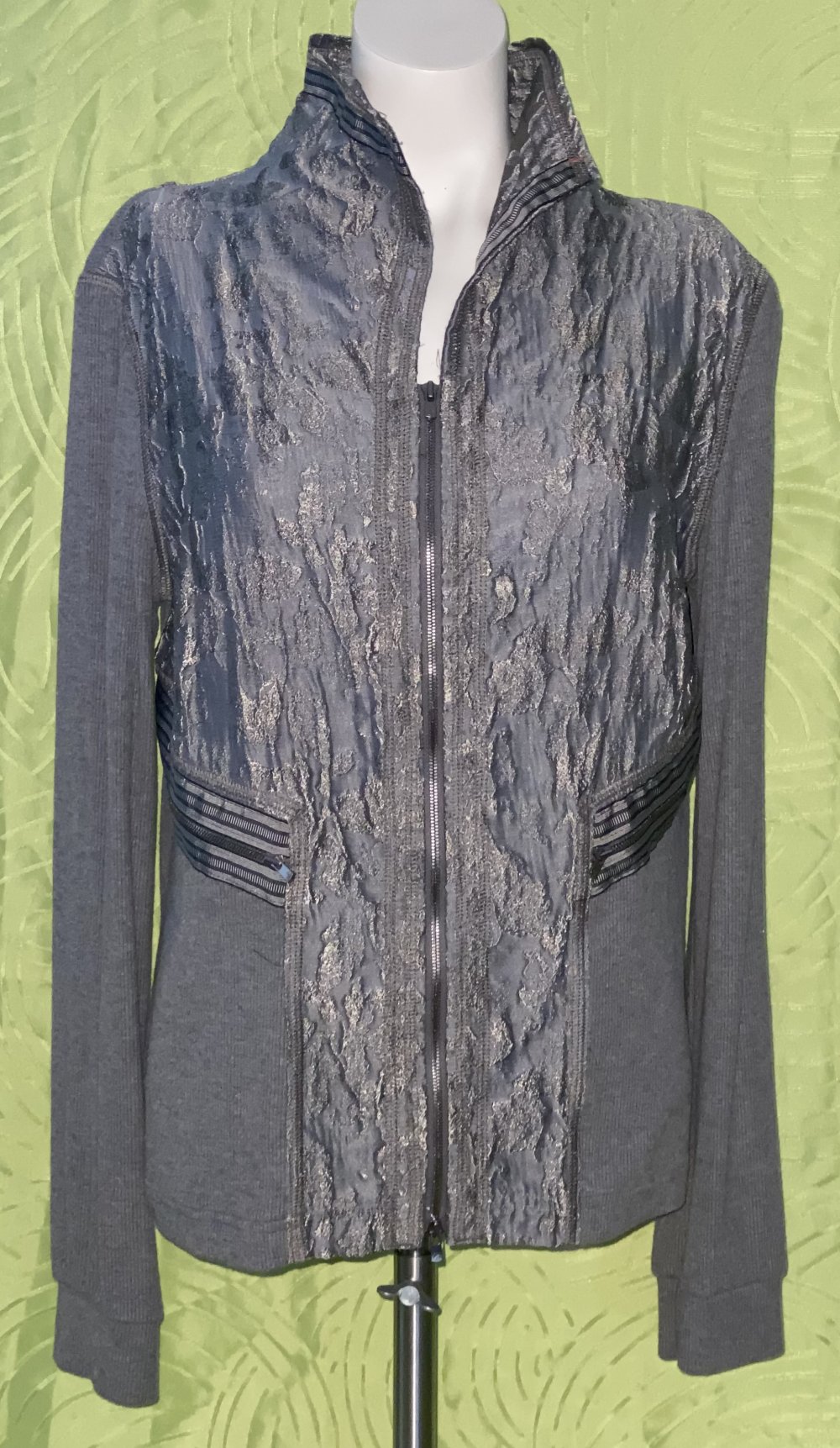 Beate Heymann Damen Strickjacke in der Größe 42  im sehr guten Zustand