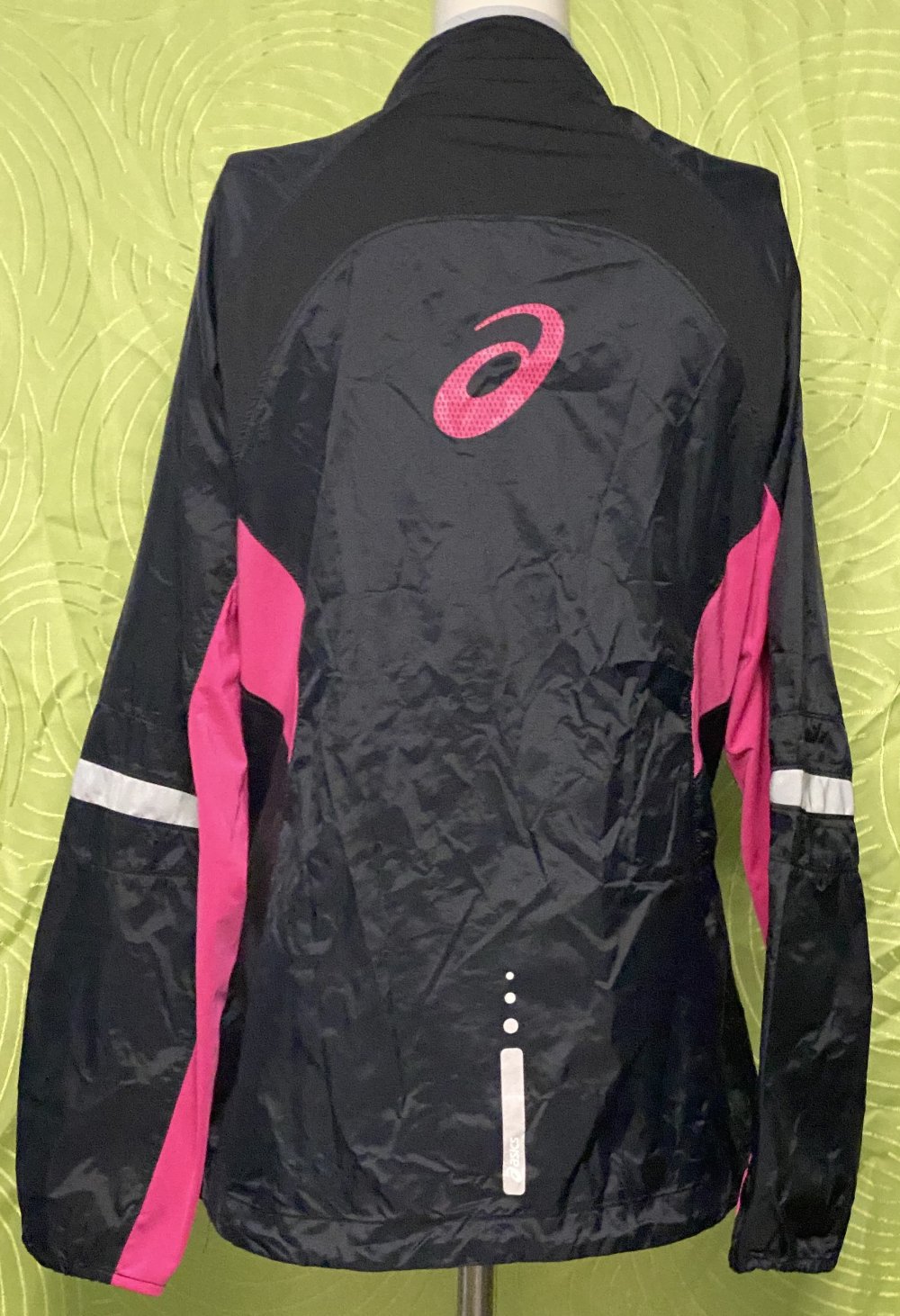 Asics Wetterfeste Damen Jacke in der Größe XL  im sehr guten Zustand