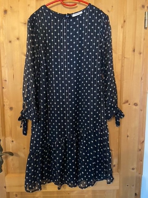 Dunkelblaues Kleid von Pieces