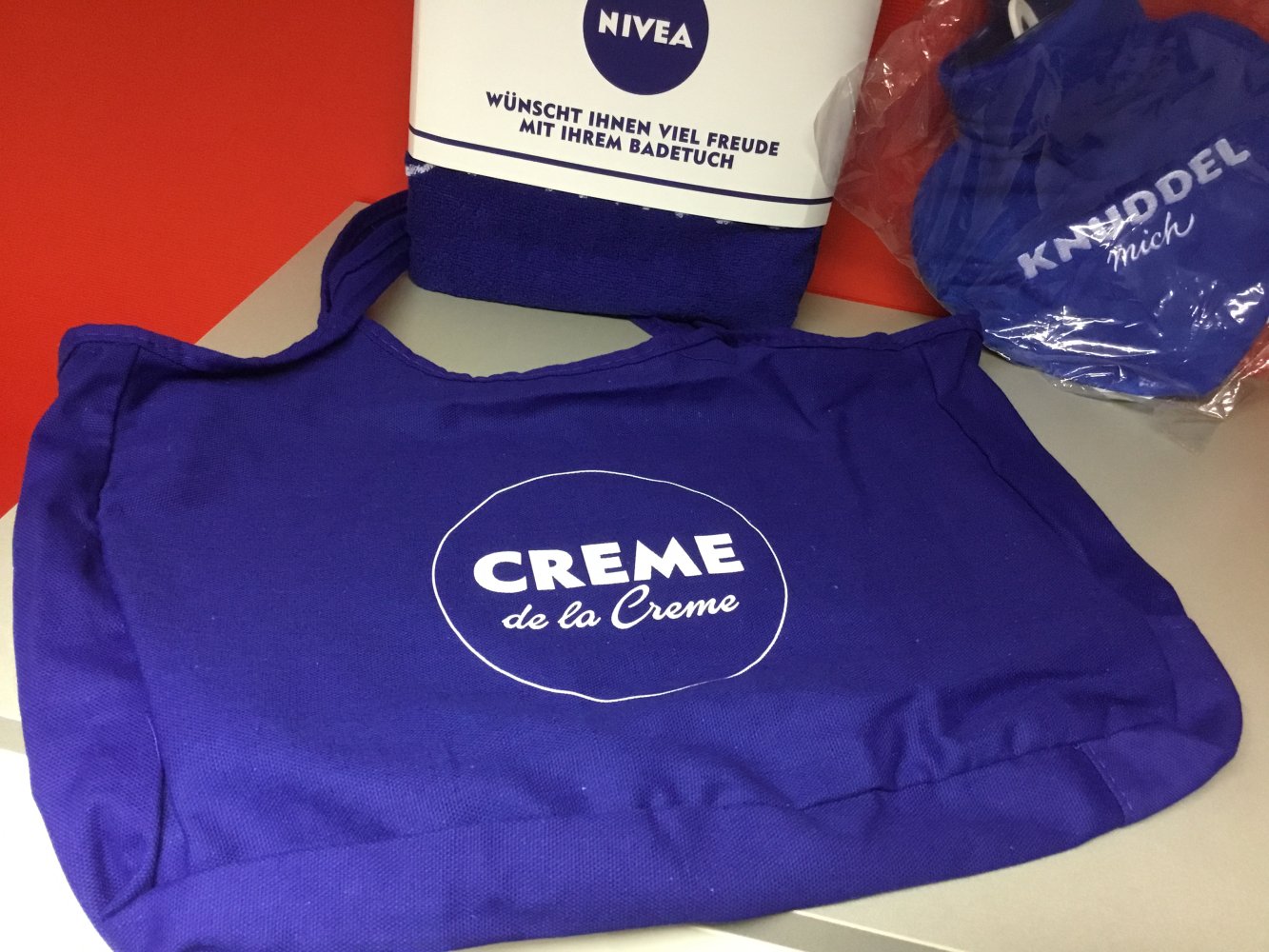 Badetuch - Wärmflasche - Umhängetasche - NIVEA - NIVEA NIVEA 