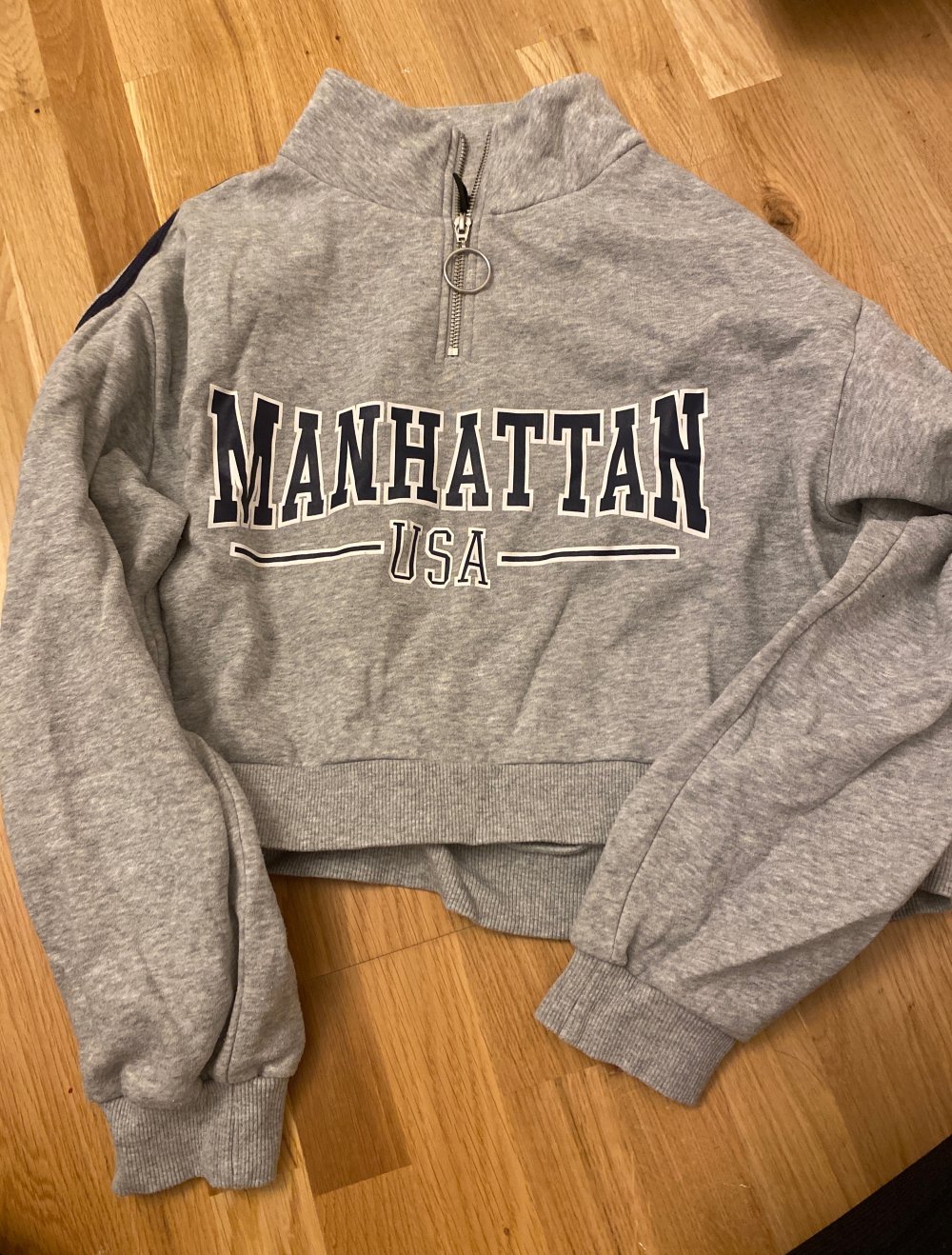 grauer Pulli