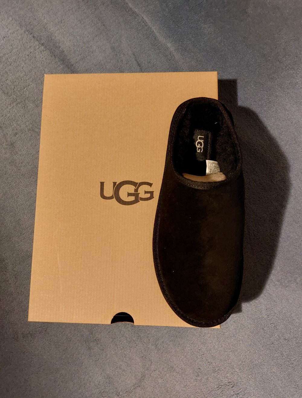 Original UGG Classic Slip-On / Pantoffeln / Hausschuhe, Farbe: Black, Gr. 42
