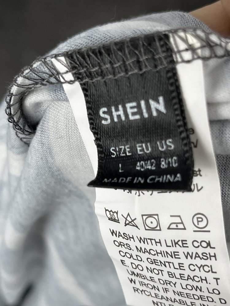 Shein T-Shirt - Größe L