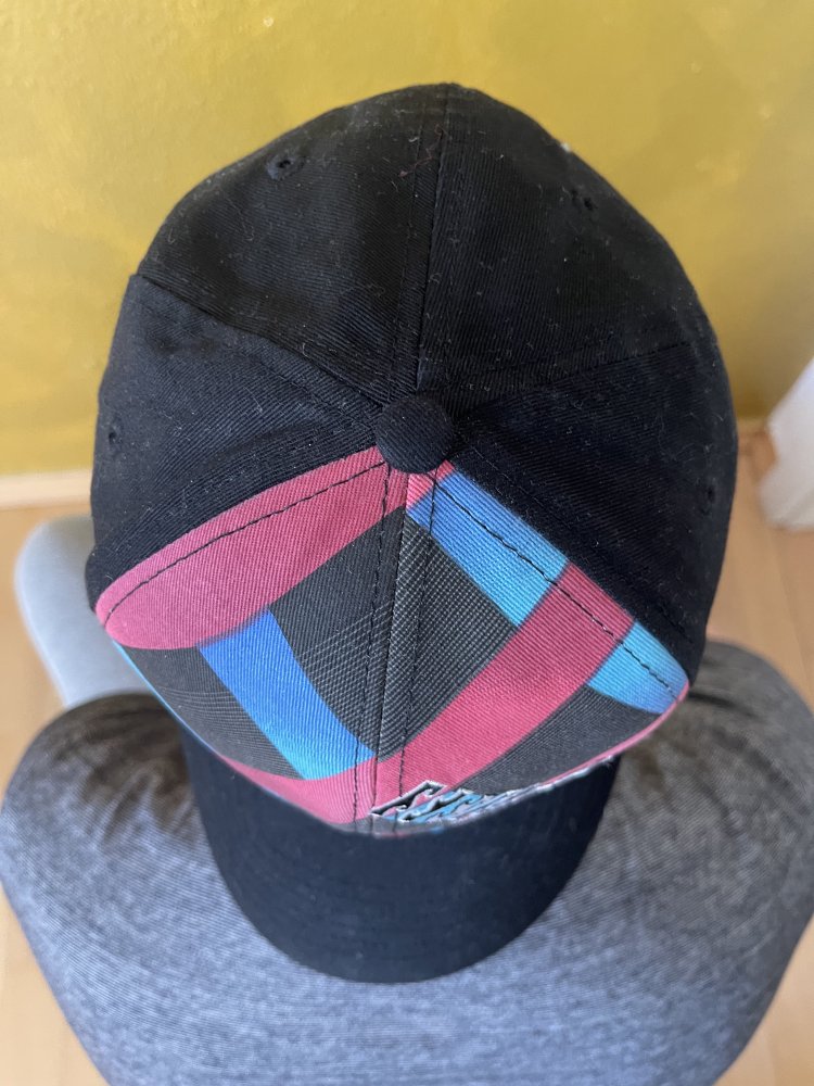Schwarz buntes BILLABONG Cap - Größe S/M