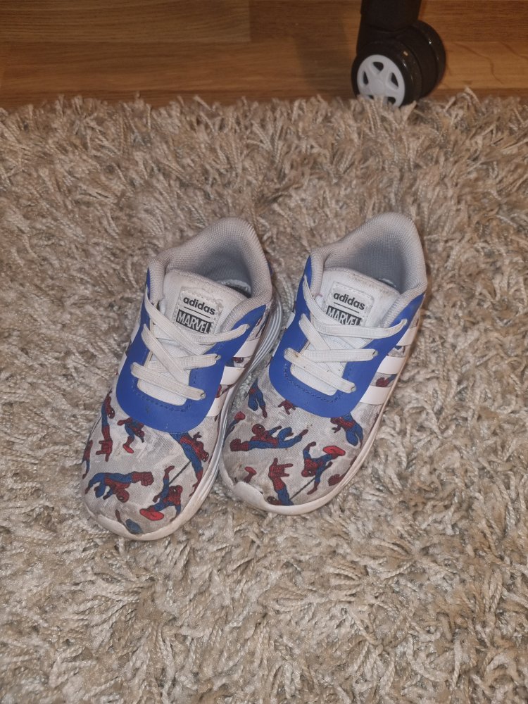 Sneaker adidas Spiderman 
