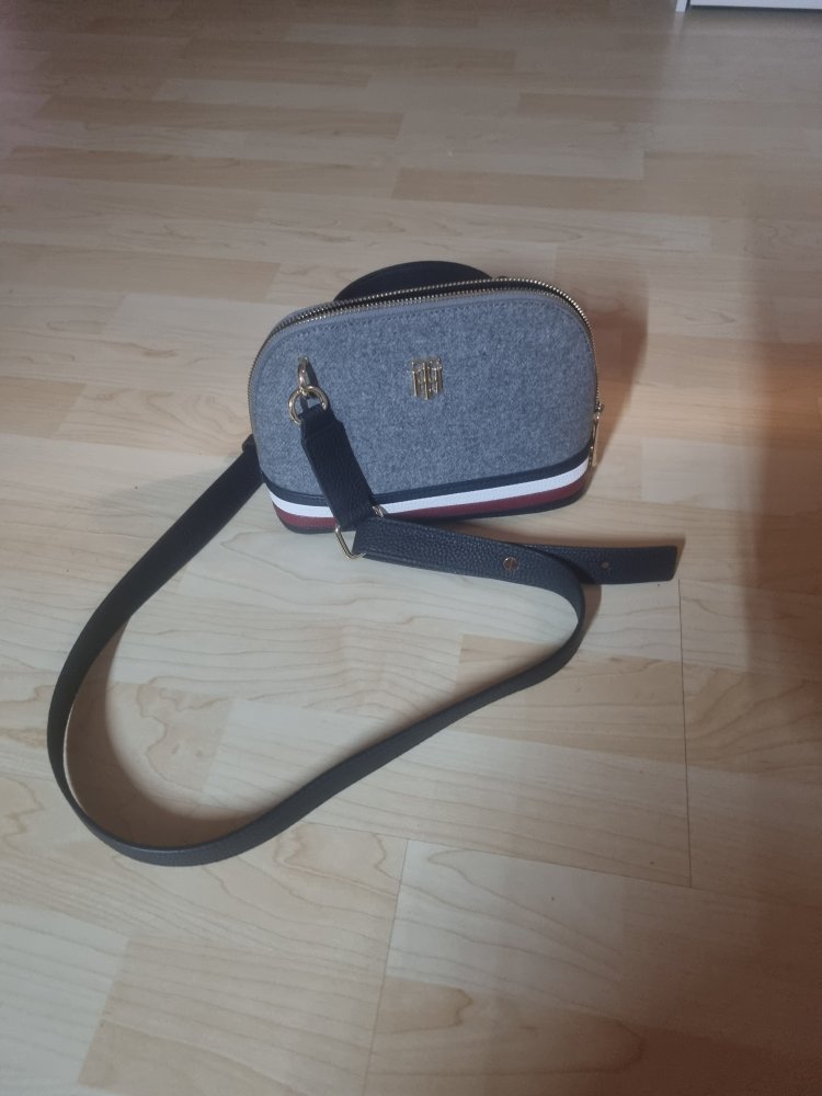 Neue Tasche von Tommy Hilfiger 