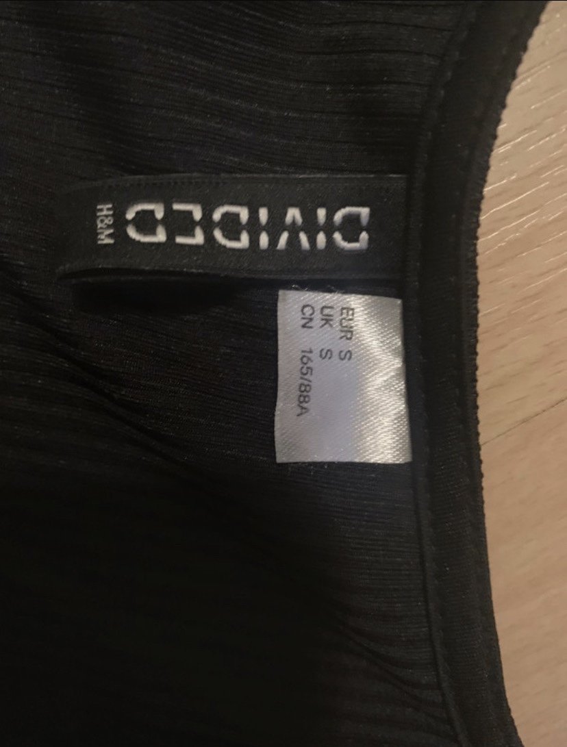 schwarzer langarmbody