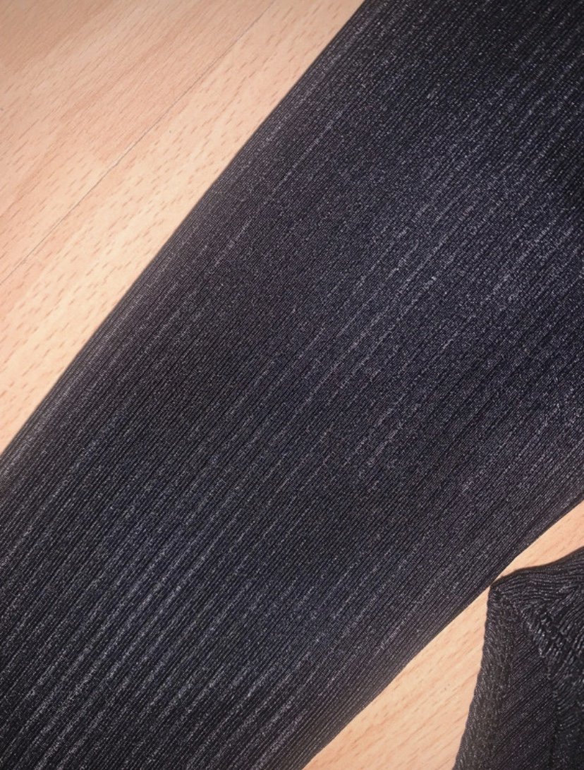 schwarzer langarmbody