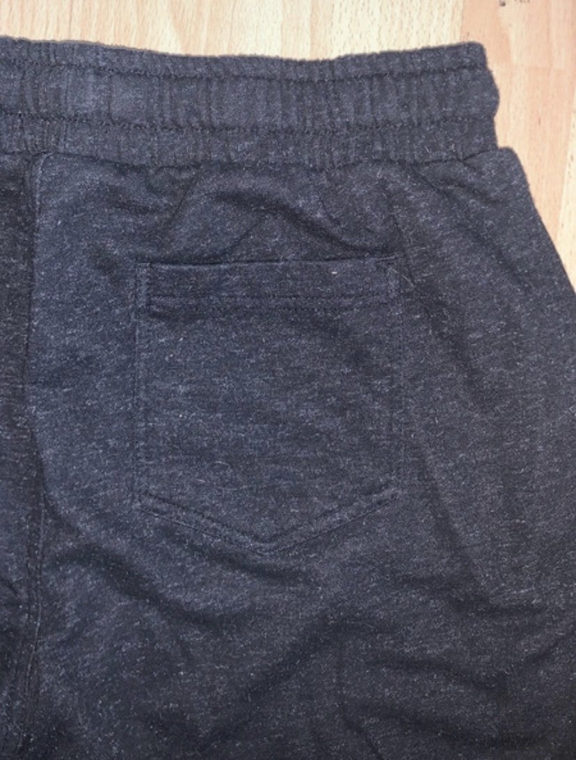 schwarze kurze jogginghose