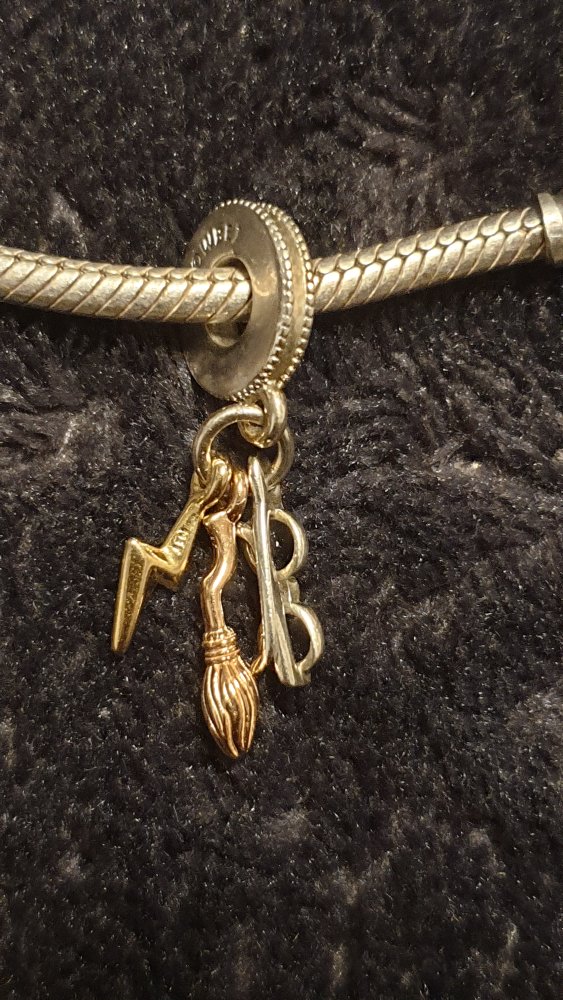 Pandora Harry Potter Insignien Dangle Charm Brille Besen Blitz Zauberer Hogwarts, silber, rosé, gold, Zustand SEHR GUT, original