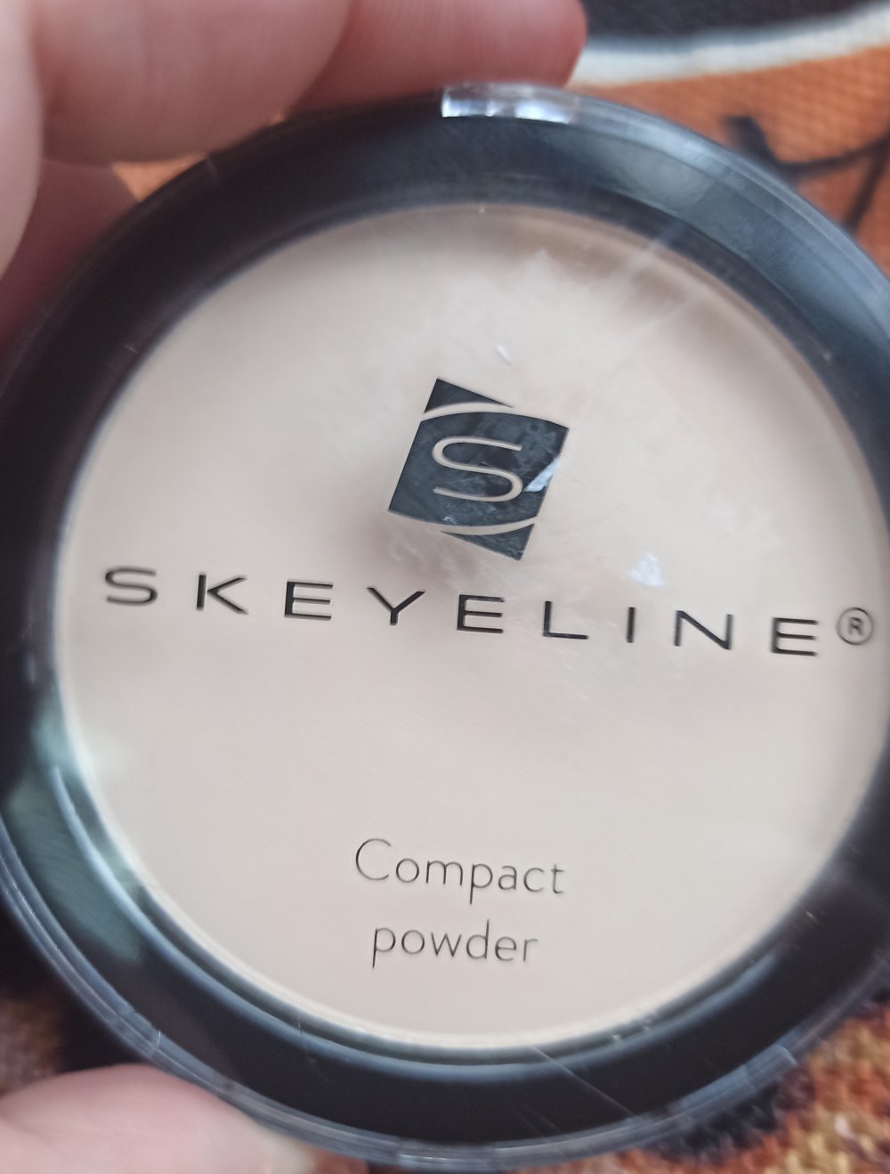 NEU ungeöffnet Make Up Foundation und Power Puder