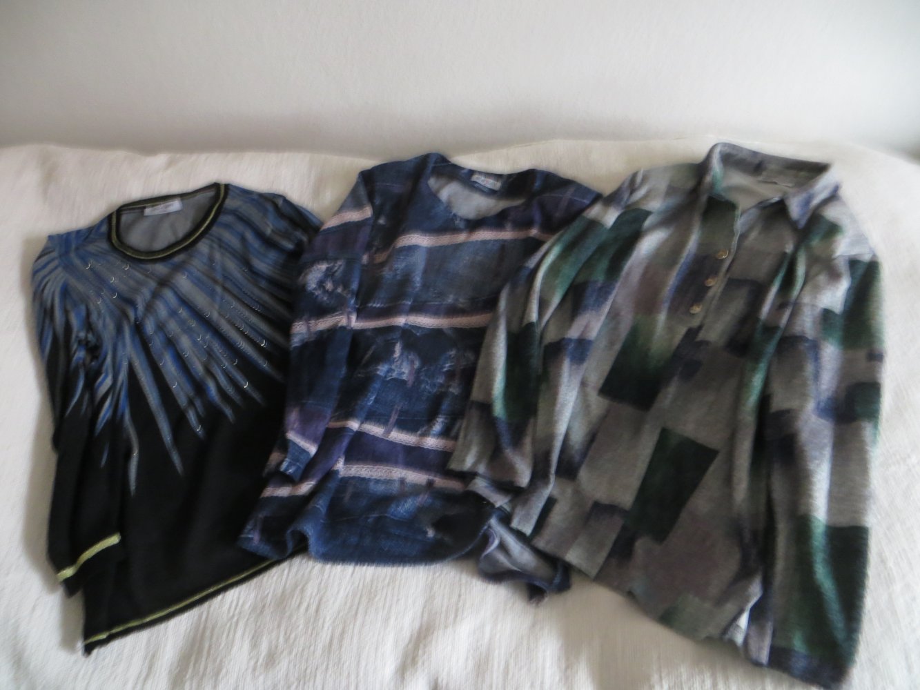 3 warme Langarm-Shirts/Bluse, Gr 50 2x New York, 1xLulu com    Schulterweite 41 cm, Länge 65 cm 