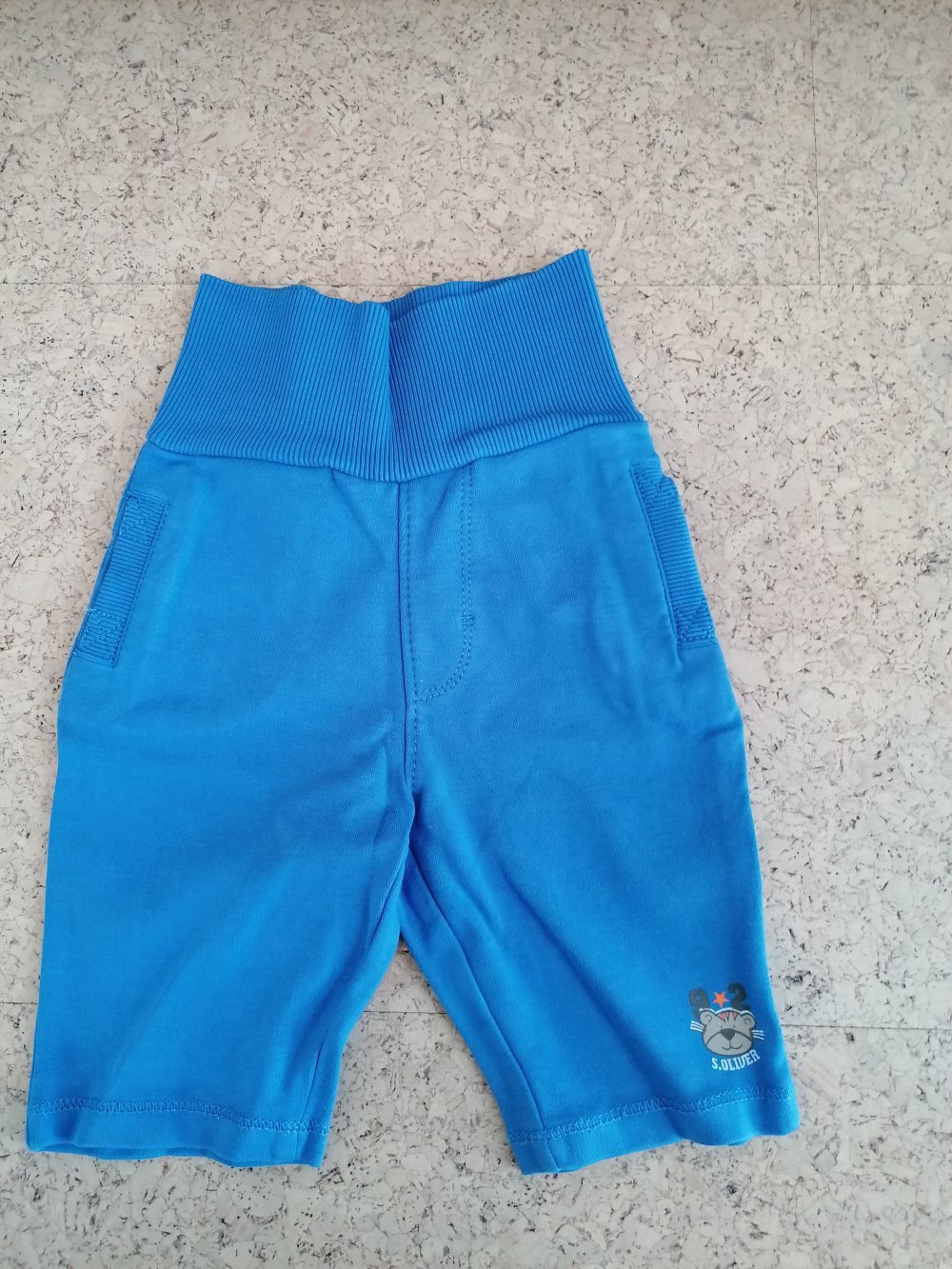 kurze Hose, Gr. 62, Bär, knallblau, S. Oliver